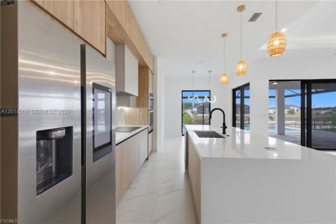 Villa ou maison à vendre à Cape Coral, Floride: 4 chambres, 161.19 m2 № 2076384 - photo 16