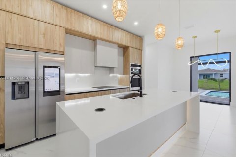 Villa ou maison à vendre à Cape Coral, Floride: 4 chambres, 161.19 m2 № 2076384 - photo 15