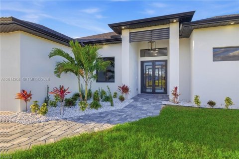 Villa ou maison à vendre à Cape Coral, Floride: 4 chambres, 161.19 m2 № 2076384 - photo 5