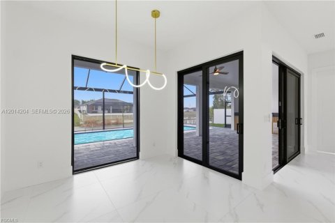 Villa ou maison à vendre à Cape Coral, Floride: 4 chambres, 161.19 m2 № 2076384 - photo 17