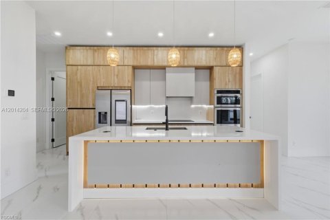 Villa ou maison à vendre à Cape Coral, Floride: 4 chambres, 161.19 m2 № 2076384 - photo 12