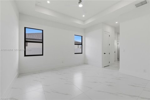 Villa ou maison à vendre à Cape Coral, Floride: 4 chambres, 161.19 m2 № 2076384 - photo 29