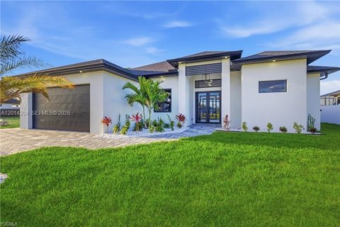 Villa ou maison à vendre à Cape Coral, Floride: 4 chambres, 161.19 m2 № 2076384 - photo 2