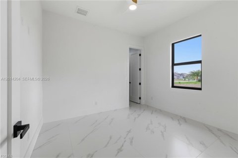 Villa ou maison à vendre à Cape Coral, Floride: 4 chambres, 161.19 m2 № 2076384 - photo 26