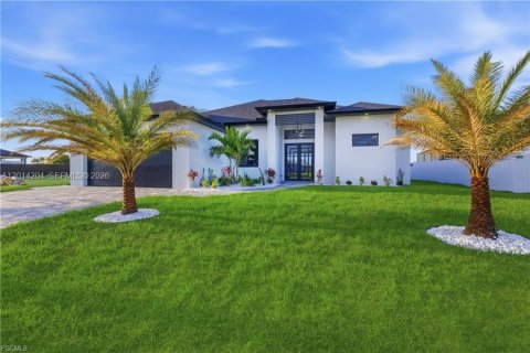 Villa ou maison à vendre à Cape Coral, Floride: 4 chambres, 161.19 m2 № 2076384 - photo 3