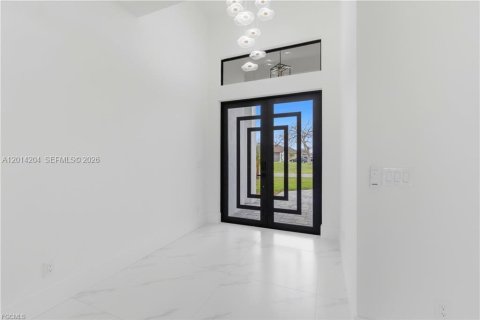 Villa ou maison à vendre à Cape Coral, Floride: 4 chambres, 161.19 m2 № 2076384 - photo 7