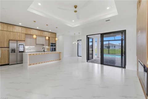 Villa ou maison à vendre à Cape Coral, Floride: 4 chambres, 161.19 m2 № 2076384 - photo 11