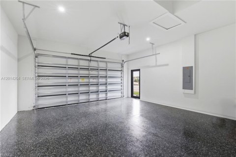Villa ou maison à vendre à Cape Coral, Floride: 4 chambres, 161.19 m2 № 2076384 - photo 20