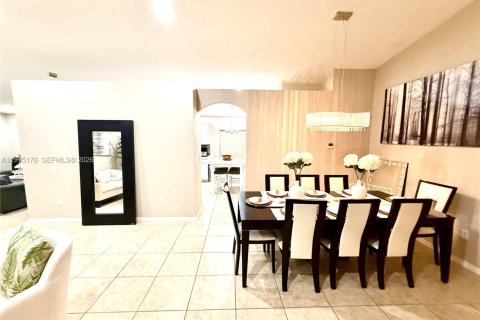 Купить виллу или дом в Мирамар, Флорида 4 спальни, 180.6м2, № 2043442 - фото 13