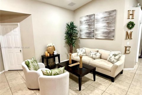 Купить виллу или дом в Мирамар, Флорида 4 спальни, 180.6м2, № 2043442 - фото 18