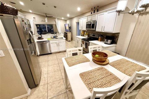 Купить виллу или дом в Мирамар, Флорида 4 спальни, 180.6м2, № 2043442 - фото 10