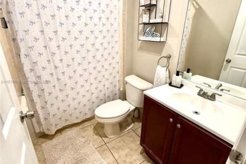 Купить виллу или дом в Мирамар, Флорида 4 спальни, 180.6м2, № 2043442 - фото 30