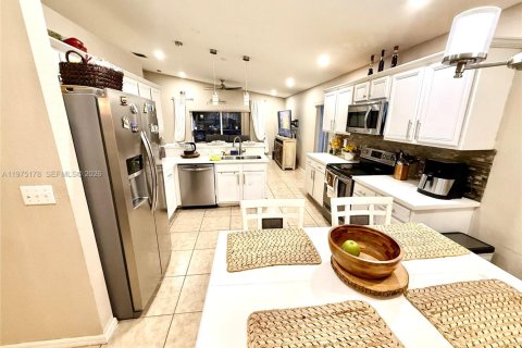 Купить виллу или дом в Мирамар, Флорида 4 спальни, 180.6м2, № 2043442 - фото 4