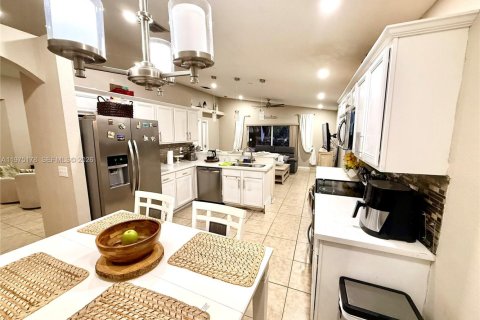 Купить виллу или дом в Мирамар, Флорида 4 спальни, 180.6м2, № 2043442 - фото 9