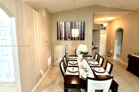 Купить виллу или дом в Мирамар, Флорида 4 спальни, 180.6м2, № 2043442 - фото 15