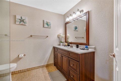 Casa en venta en Fort Lauderdale, Florida, 4 dormitorios, 218.6 m2 № 1730783 - foto 28