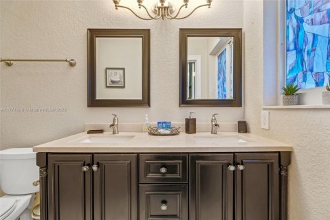 Casa en venta en Fort Lauderdale, Florida, 4 dormitorios, 218.6 m2 № 1730783 - foto 26