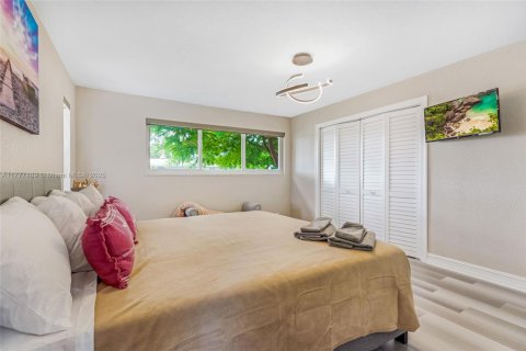Casa en venta en Fort Lauderdale, Florida, 4 dormitorios, 218.6 m2 № 1730783 - foto 15