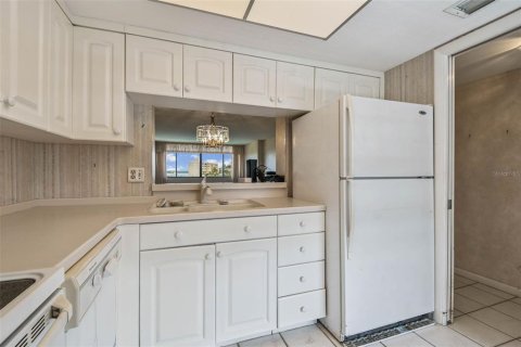Купить кондоминиум в Клируотер, Флорида 6 комнат, 97.55м2, № 1870254 - фото 10