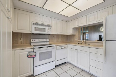 Купить кондоминиум в Клируотер, Флорида 6 комнат, 97.55м2, № 1870254 - фото 9
