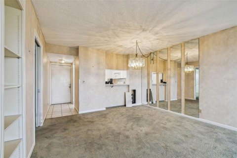 Купить кондоминиум в Клируотер, Флорида 6 комнат, 97.55м2, № 1870254 - фото 16