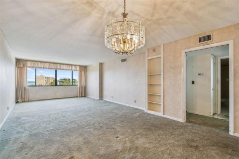 Купить кондоминиум в Клируотер, Флорида 6 комнат, 97.55м2, № 1870254 - фото 14