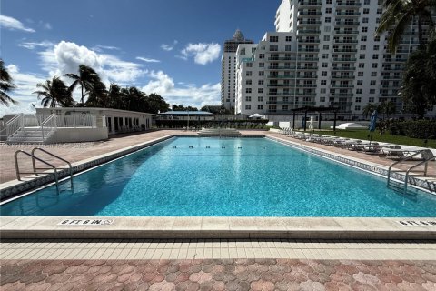 Copropriété à vendre à Miami Beach, Floride: 2 chambres, 87.14 m2 № 1946586 - photo 23