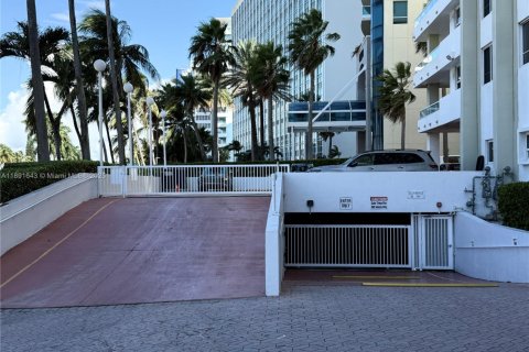 Copropriété à vendre à Miami Beach, Floride: 2 chambres, 87.14 m2 № 1946586 - photo 5