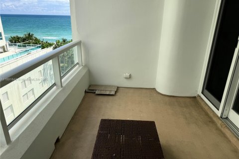 Copropriété à vendre à Miami Beach, Floride: 2 chambres, 87.14 m2 № 1946586 - photo 17