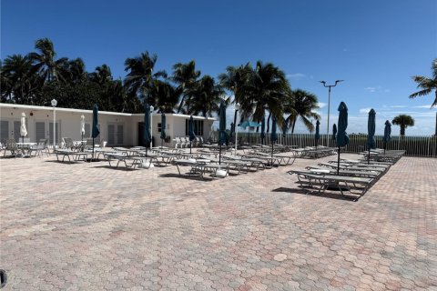 Copropriété à vendre à Miami Beach, Floride: 2 chambres, 87.14 m2 № 1946586 - photo 22
