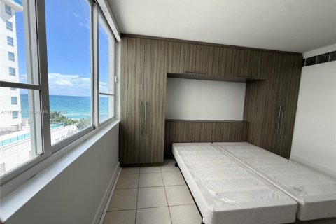 Copropriété à vendre à Miami Beach, Floride: 2 chambres, 87.14 m2 № 1946586 - photo 25