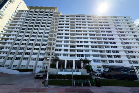 Copropriété à vendre à Miami Beach, Floride: 2 chambres, 87.14 m2 № 1946586 - photo 2