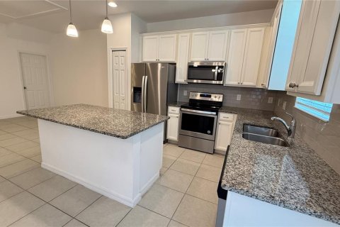 Touwnhouse à vendre à Orlando, Floride: 3 chambres, 151.15 m2 № 2196039 - photo 4