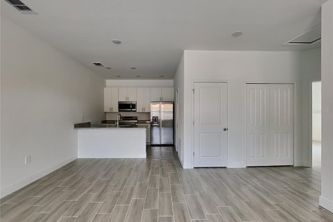 Apartamento en alquiler en Kissimmee, Florida, 2 dormitorios, 98.01 m2 № 1769198 - foto 6