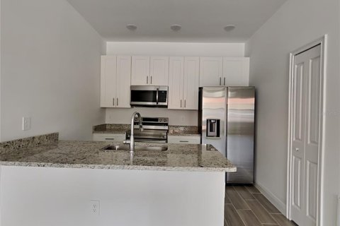 Apartamento en alquiler en Kissimmee, Florida, 2 dormitorios, 98.01 m2 № 1769198 - foto 4