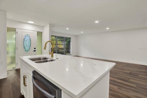 Villa ou maison à vendre à Clearwater, Floride: 3 chambres, 150.69 m2 № 2410340 - photo 3