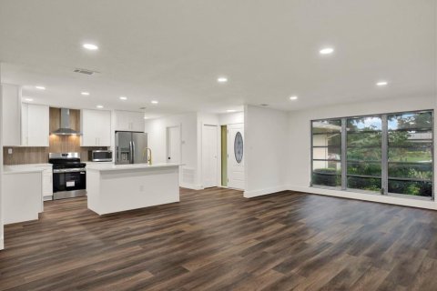 Villa ou maison à vendre à Clearwater, Floride: 3 chambres, 150.69 m2 № 2410340 - photo 4
