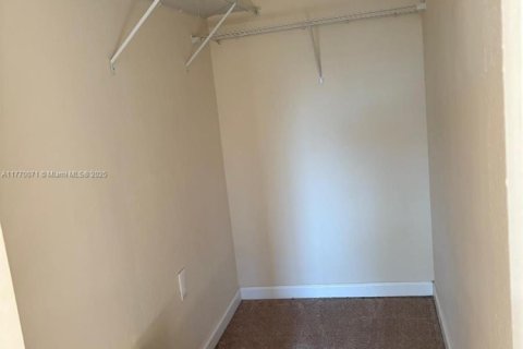 Adosado en alquiler en Miami Gardens, Florida, 3 dormitorios, 131.83 m2 № 1938207 - foto 11