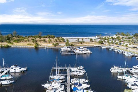 Apartamento en alquiler en Ruskin, Florida, 6 habitaciones, 42.55 m2 № 1542815 - foto 12