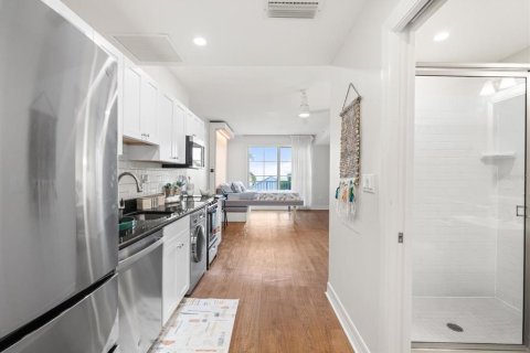 Apartamento en alquiler en Ruskin, Florida, 6 habitaciones, 42.55 m2 № 1542815 - foto 9