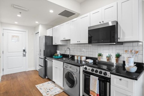 Apartamento en alquiler en Ruskin, Florida, 6 habitaciones, 42.55 m2 № 1542815 - foto 6