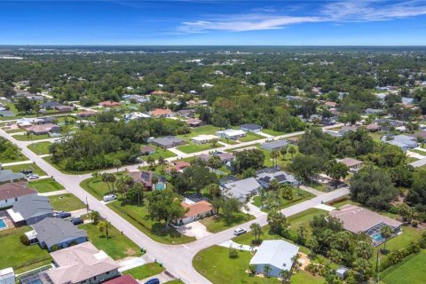 Casa en venta en Port Charlotte, Florida, 4 dormitorios, 170.38 m2 № 1795495 - foto 2