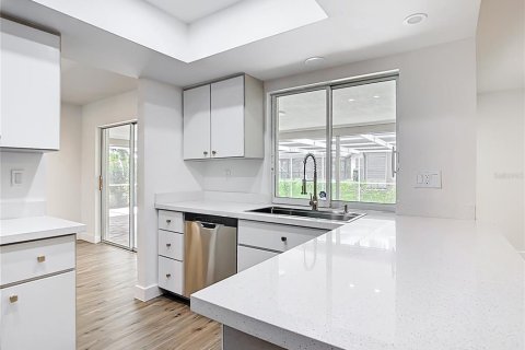 Casa en venta en Port Charlotte, Florida, 4 dormitorios, 170.38 m2 № 1795495 - foto 12