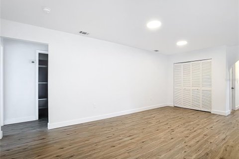 Casa en venta en Port Charlotte, Florida, 4 dormitorios, 170.38 m2 № 1795495 - foto 16