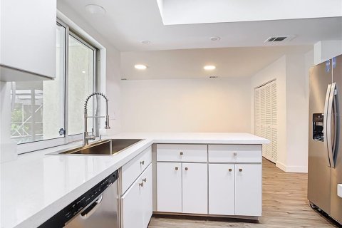 Casa en venta en Port Charlotte, Florida, 4 dormitorios, 170.38 m2 № 1795495 - foto 8