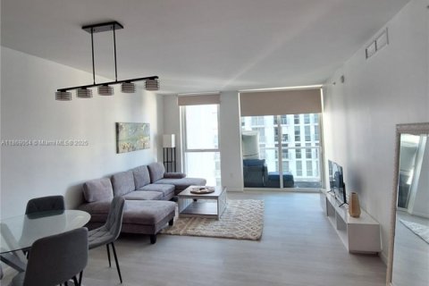 Condo in Miami, Florida, 1 bedroom № 2076742 - photo 6