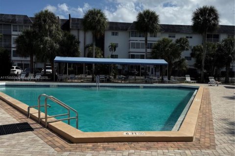 Condominio en venta en Lauderhill, Florida, 2 dormitorios, 110.09 m2 № 1874400 - foto 2
