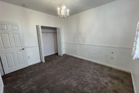 Casa en alquiler en Cutler Bay, Florida, 5 dormitorios, 270.9 m2 № 1897704 - foto 24