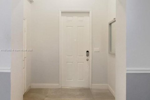Casa en alquiler en Cutler Bay, Florida, 5 dormitorios, 270.9 m2 № 1897704 - foto 3