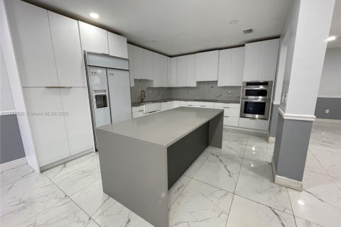 Casa en alquiler en Cutler Bay, Florida, 5 dormitorios, 270.9 m2 № 1897704 - foto 9